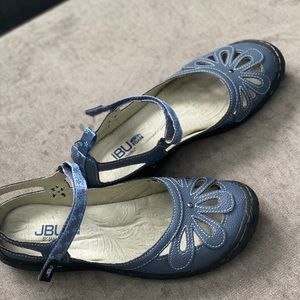 JBU sandals